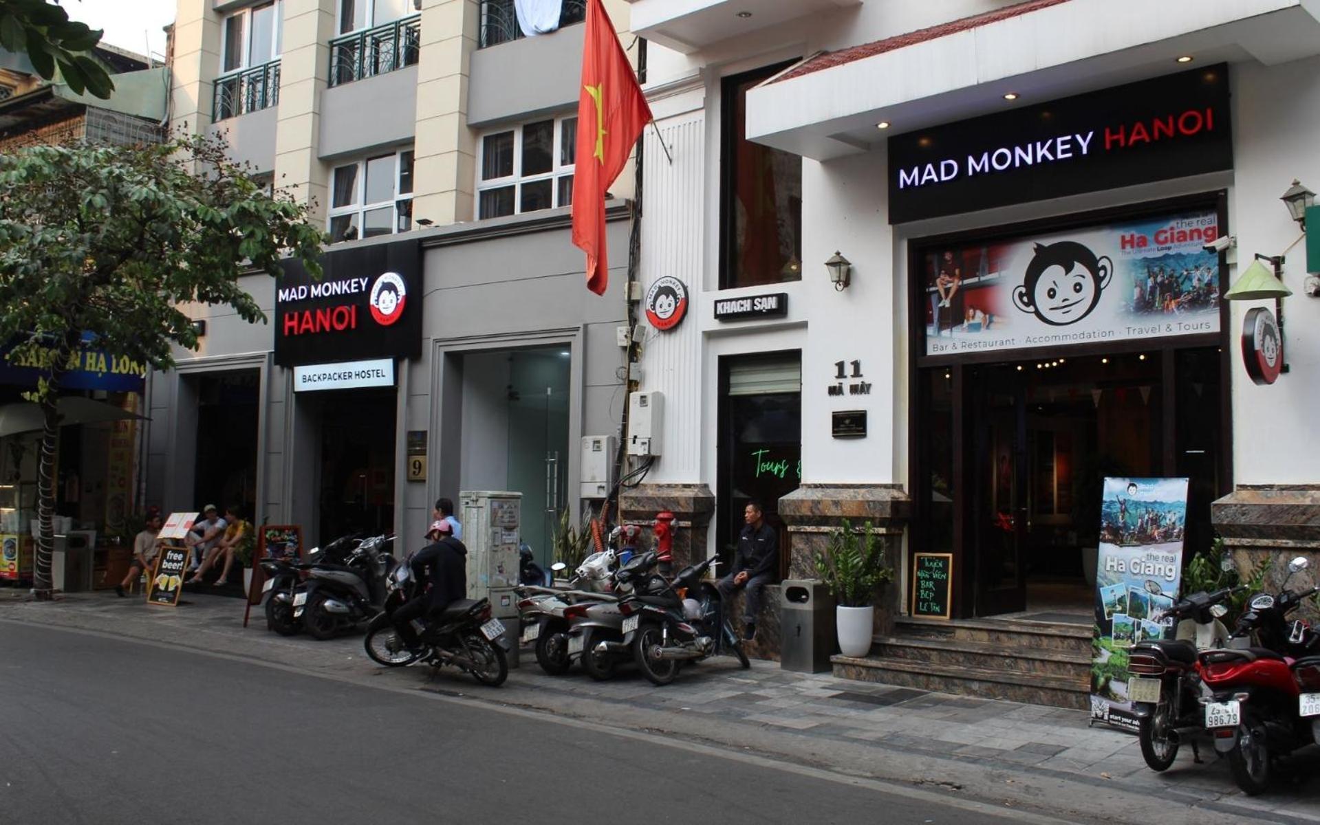 Mad Monkey Hanoi Hostel Exterior foto